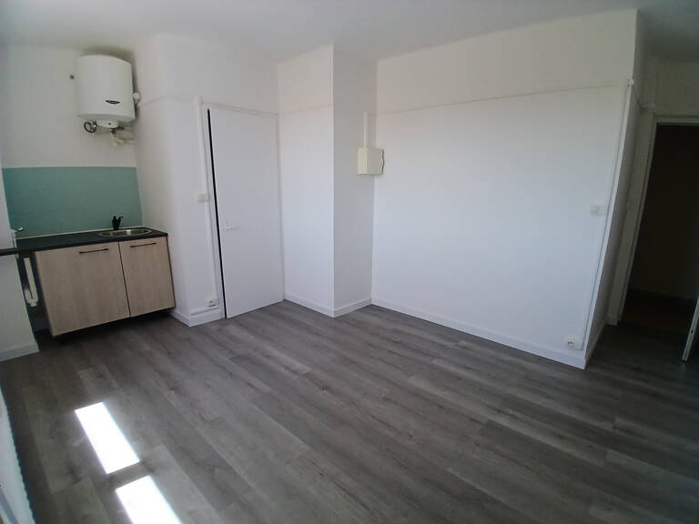 VENTE - STUDIO - 18 M2 - ALES — photo 1