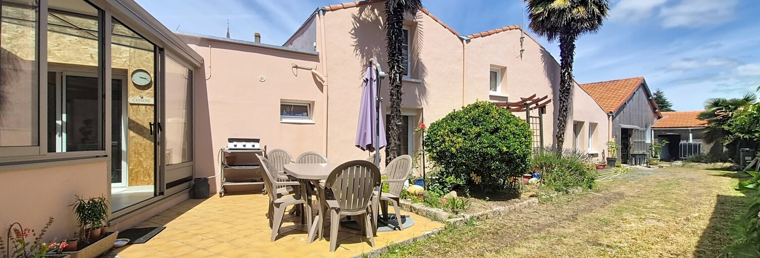 Maison 10 Pièces 246 m² à vendre à Sainte-Pazanne (44680)