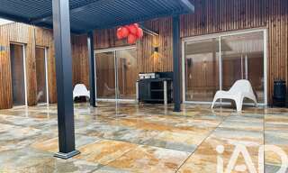 Immeuble  750 m² à vendre à Arveyres (33500)