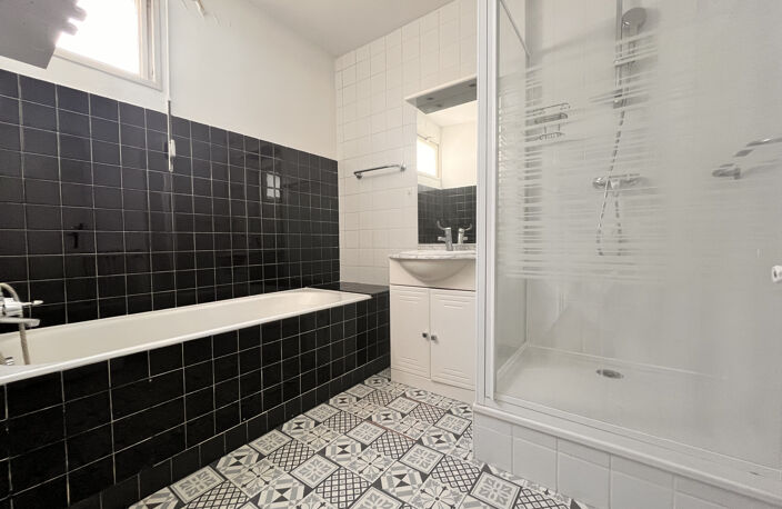 GRENOBLE - Spacieux appartement de 80 m2 en étage avec superbes vues — photo 5