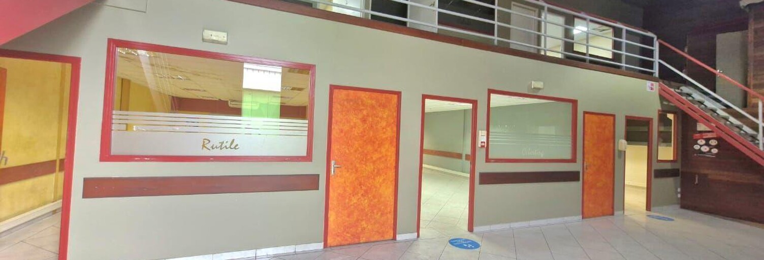 Bureau  351 m² à louer à Baie-Mahault (97122)
