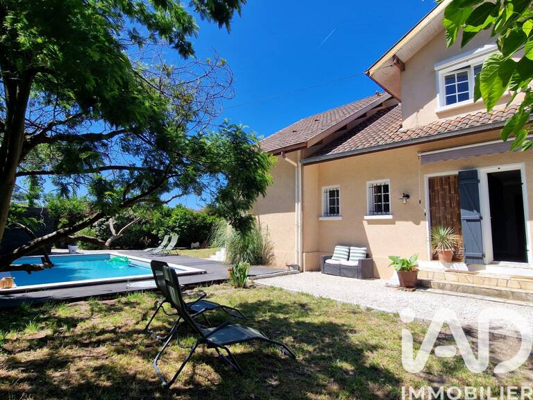 Vente Maison/villa 8 pièces — photo 1