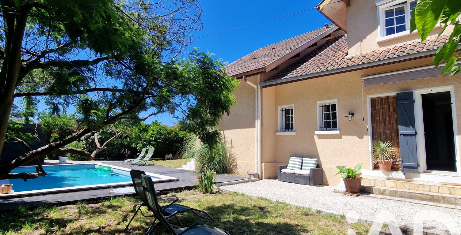 Vente Maison/villa 8 pièces — photo 1