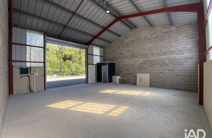Location Hangar 80 m&sup2; — photo 4