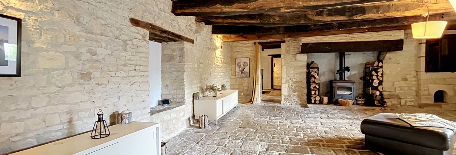 Maison 9 Pièces 327 m² à vendre à Maine-de-Boixe (16230)