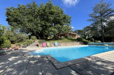 Maison 8 pièces 374880 €