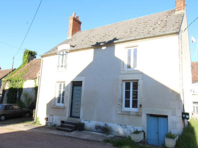 Entre Cosne et Nevers, dans un joli bourg, grande maison et — photo du bien