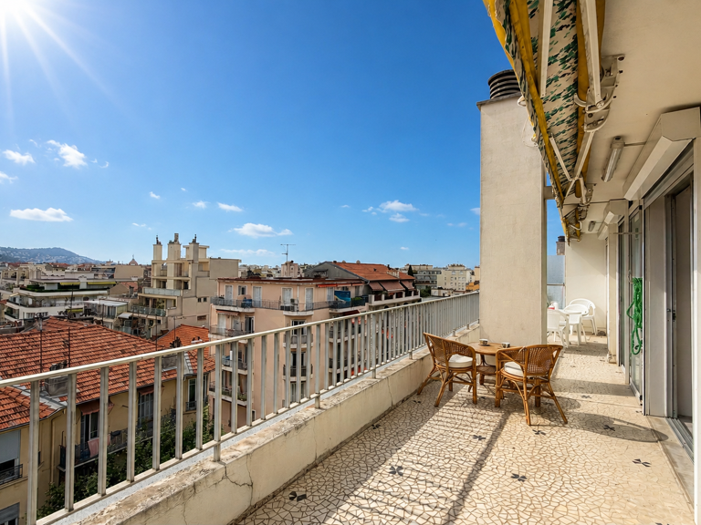 FLEURS BAS GROSSO DERNIER ETAGE — photo 1