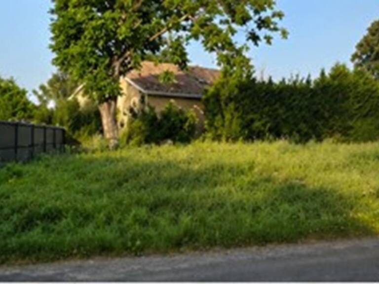 Terrain à bâtir à Peujard (33240) — photo 1