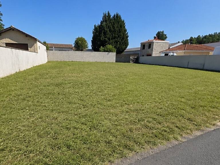 Terrain à bâtir à Saint-André-de-Cubzac (33240) — photo 1