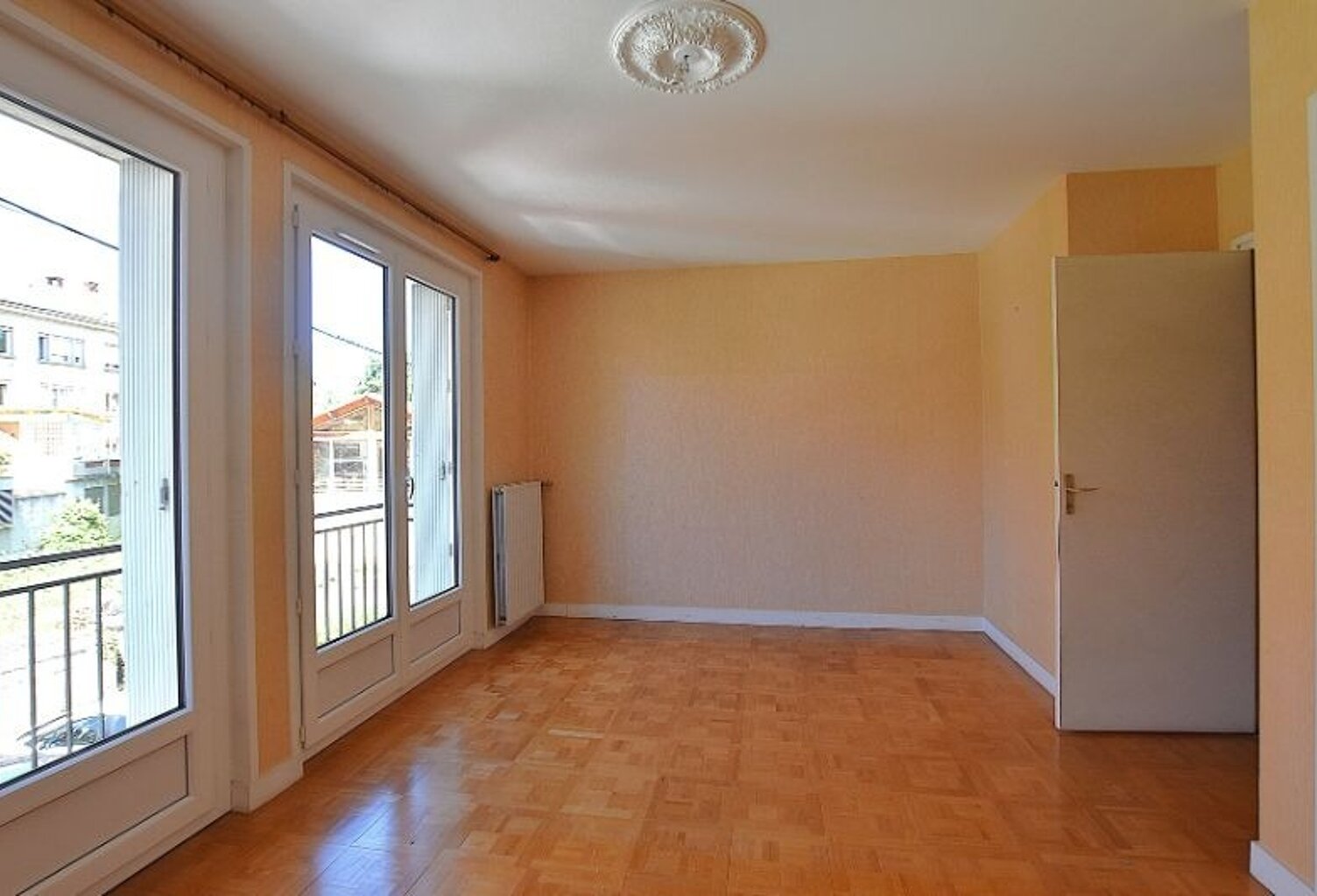 Appartement à vendre 6 pièces LE PUY EN VELAY (43)-5 chambres — photo 1