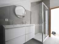 APPARTEMENT AU DEUXIEME ET DERNIER ETAGE - 2 CHAMBRES - PLACE PARKING - CAVE - REFAIT A NEUF — photo 3