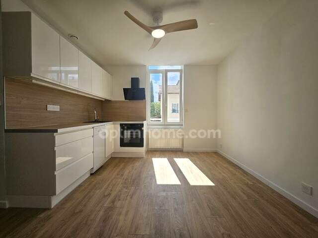 Villeurbanne- à vendre Appartement T2 rénové — photo du bien