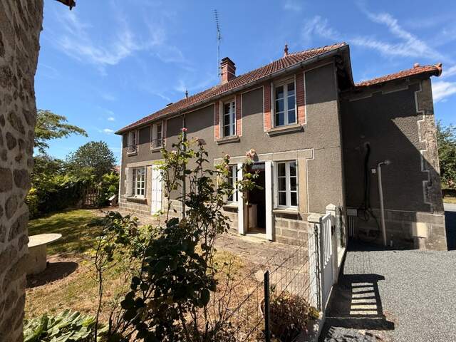 Maison en pierre de 126m², 4 chambres, avec grange 65 000 € — photo du bien