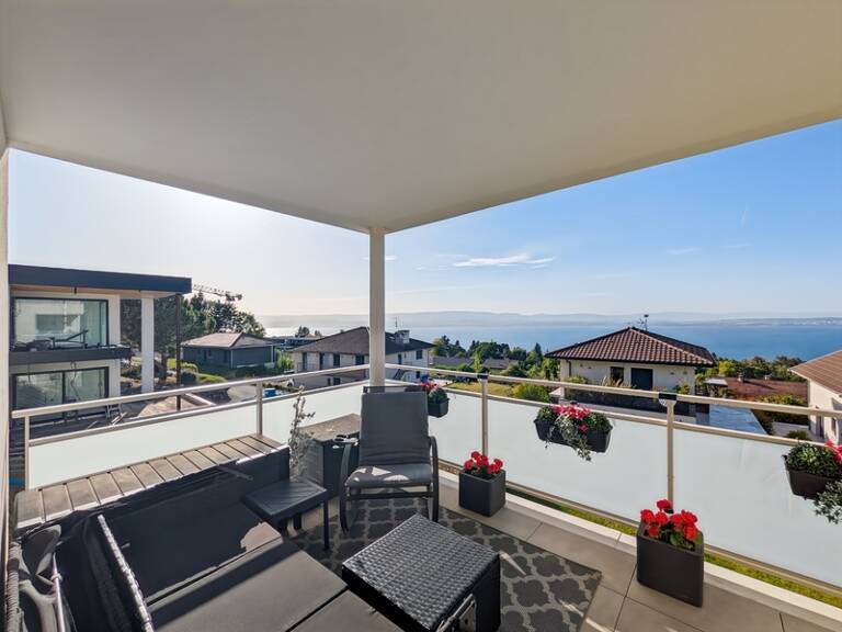À vendre appartement 4 pièces EVIAN LES BAINS (74) - Magnifique T4 récent avec vue panoramique sur le lac Léman — photo 1