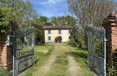 Maison de campagne, isolée, parc arboré, piscine — photo du bien