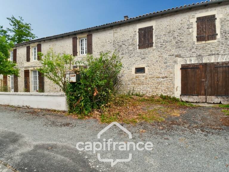 Maison en pierre à vendre 6 pièces SAINT PARDOULT (17) avec garage et atelier — photo 1