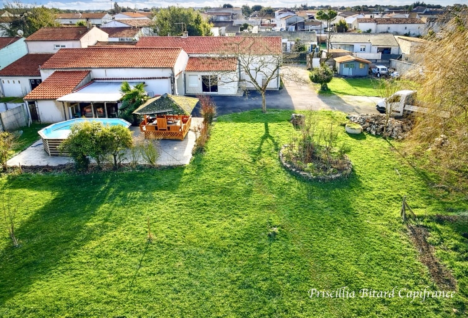 Proche Aigrefeuille d'Aunis, maison familiale avec grand jardin — photo 1