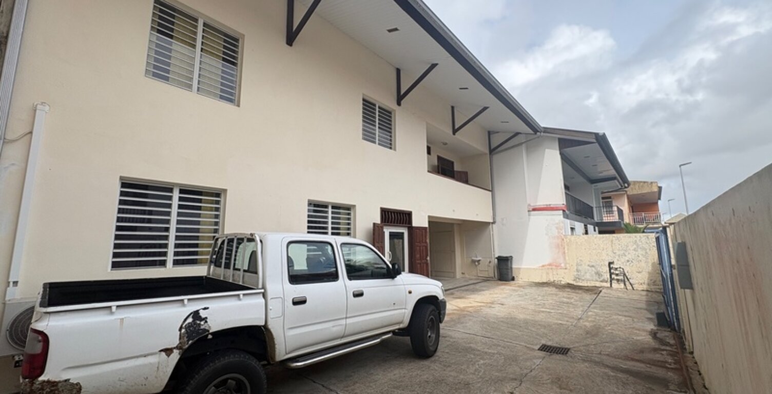 Immeuble à vendre CAYENNE (973) — photo 1