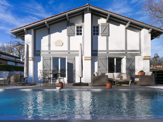 ASCAIN  Superbe maison familiale rénovée avec vue montagne — photo du bien