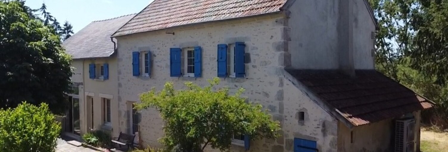 Maison 9 Pièces 282 m² à vendre à Sainte-Thérence (03420)