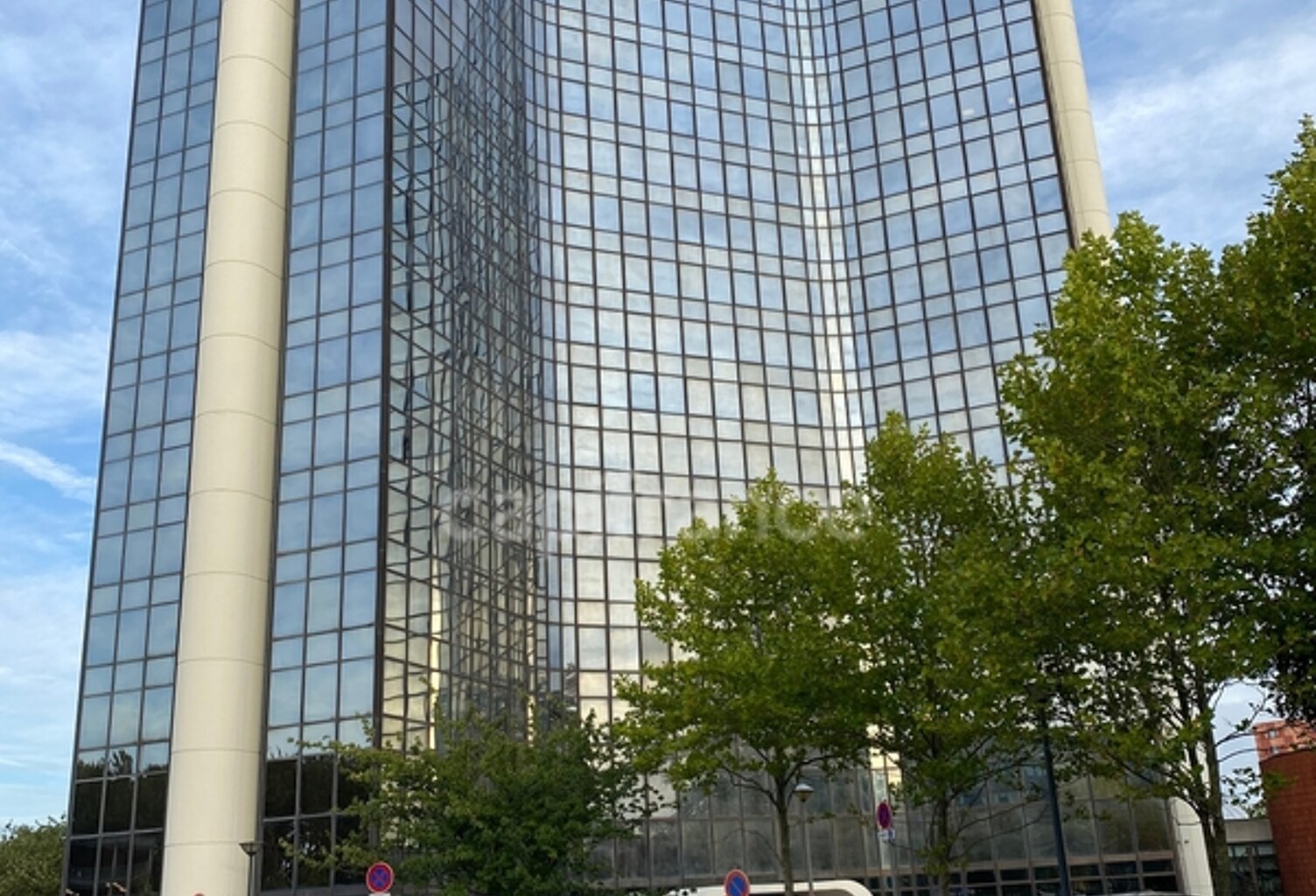 Local/bureau à vendre TOURCOING (59) BUREAU 315 m2 au 6éme étage de la Tour Mercure — photo 1