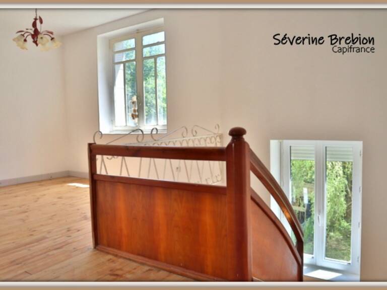 Maison rénovée, 3 chambres, terrain, garage VISCOMTAT (63) — photo 1