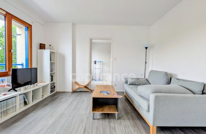 Appartement  T3 - 60,5 m² - 2 chambres  avec Garage et Parking - Centre ville - CHATEAULIN (29) — photo 3