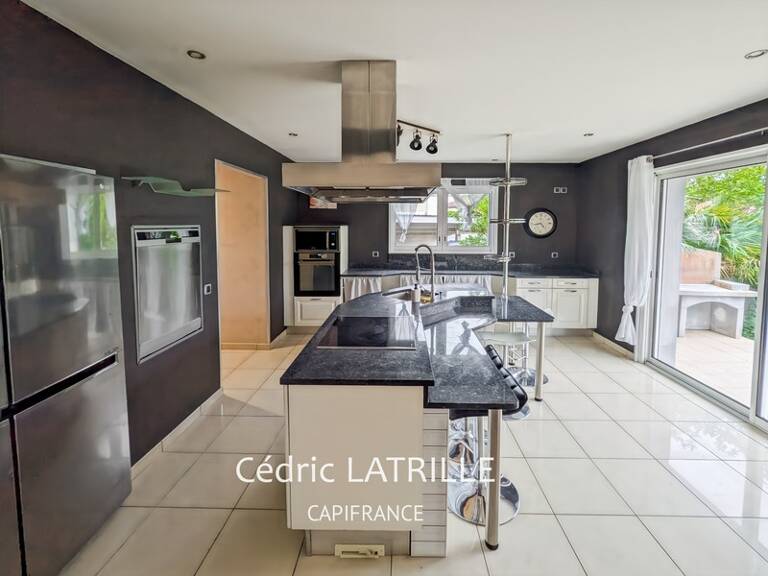 Maison à vendre 6 pièces ORLEIX (65) — photo 1