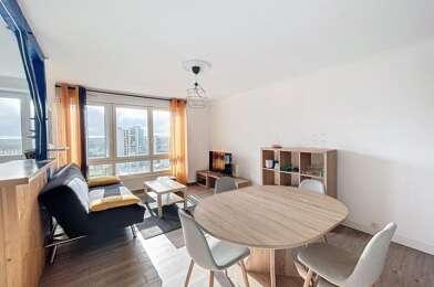 Appartement 4 pièces 910 €
