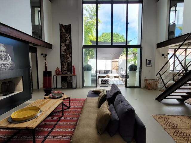Maison d'architecte à vendre - 6 pièces - 193,53 m² habitables - 208,38 m² au sol - 4 suites (5 chambres possibles) - Terrasse - Le Bois plage en Ré — photo du bien