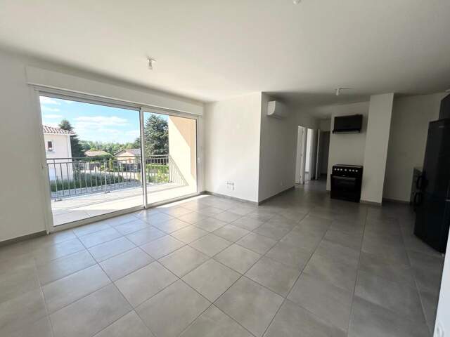 Appartement À Vendre — photo du bien