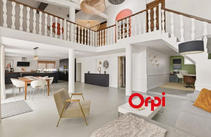 Rare à Brignais : Volume XXL de 270 m² avec piscine – Le cocon familial idéal — photo 3
