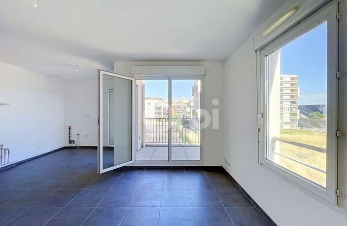 A vendre T3 en intérieur de copropriété avec garage — photo 3