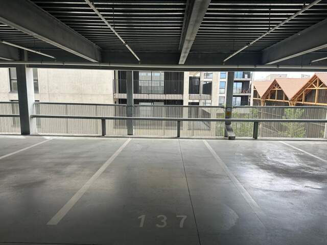BORDEAUX - Quai de Brazza Parking À Louer — photo du bien