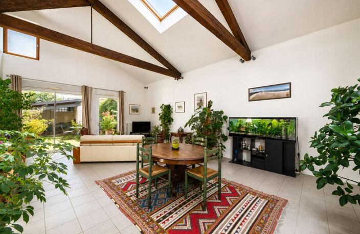 RARE À LA CÔTE PAVÉE – MAISON T6 FAMILIALE DE CARACTÈRE AVEC CHARTREUSE INDÉPENDANTE — photo 2