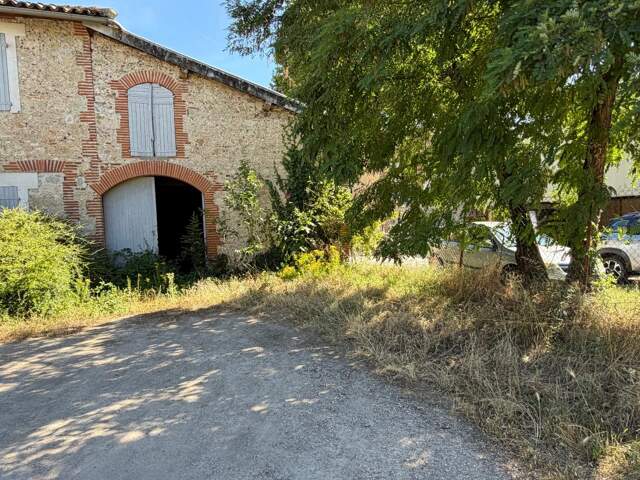 LAVAUR CENTRE-VILLE – Bâtiment à fort potentiel avec jardin — photo du bien