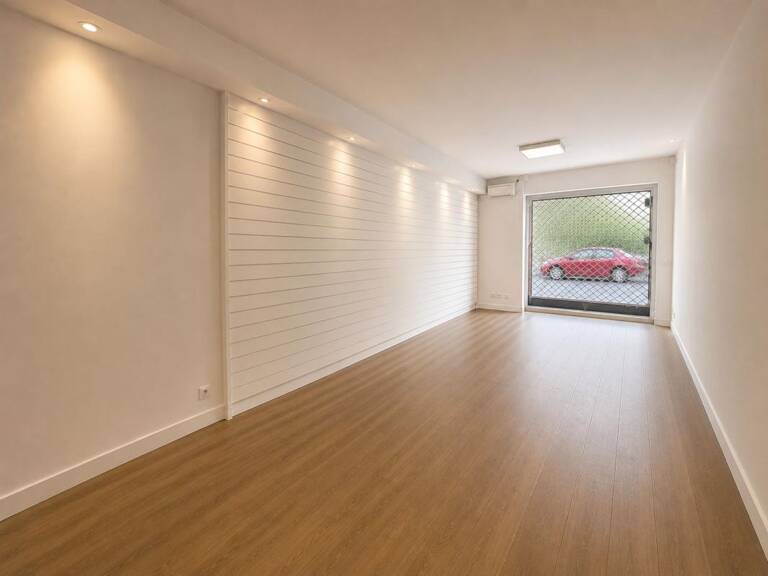 Bien Commercial - Bureau À Vendre — photo 1
