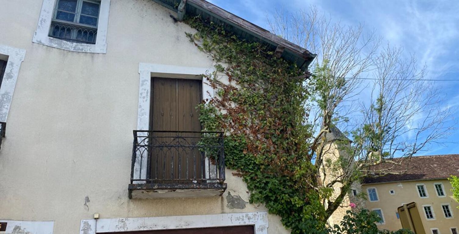 Maison d'environ 60 m2 à restaurer garage + appartement — photo 1