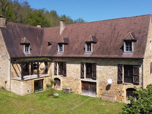 Propriété St Genies 5 pièce(s) 160 m2 — photo du bien
