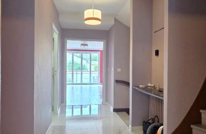 BOURGES CENTRE MAISON DE 171M² 6 PIECES 5 CHAMBRES — photo 4