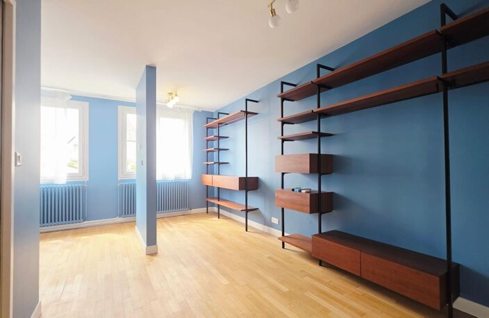 BOURGES CENTRE MAISON DE 171M² 6 PIECES 5 CHAMBRES — photo 5