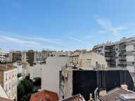 Studette claire et fonctionnelle avec vue sur le ciel — photo 2