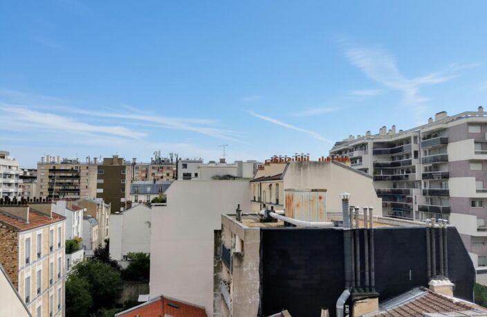 Studette claire et fonctionnelle avec vue sur le ciel — photo 2