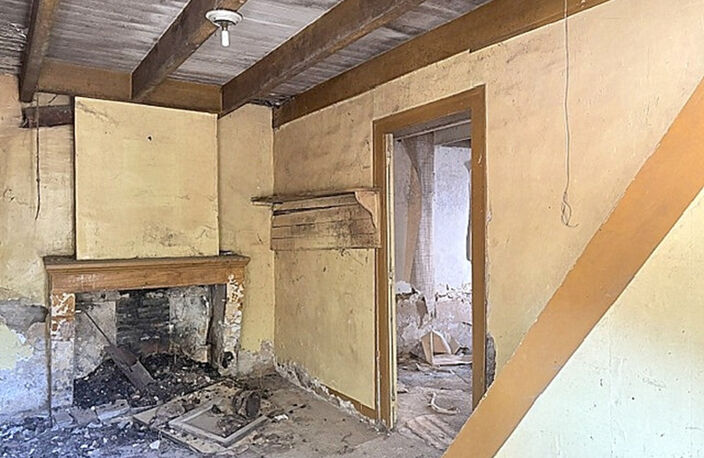 Maison de village à réhabiliter avec terrain constructible 420 m2 — photo 3