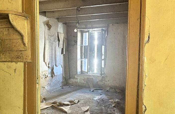 Maison de village à réhabiliter avec terrain constructible 420 m2 — photo 4