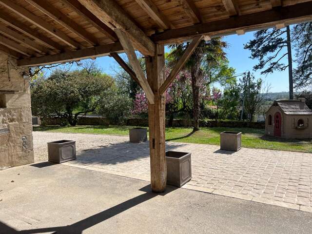 Maison Nanteuil 6 pièce(s) 215 m2 — photo du bien