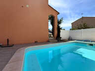 Maison 3 Faces avec Piscine, Pergola, Jardin Arboré et Panneaux Solaires — photo 2