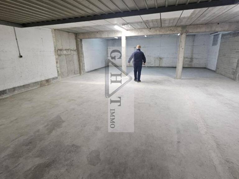 Stockage 90 M² — photo 1