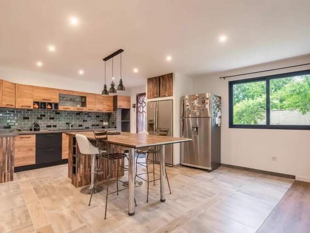 Maison entièrement rénovée - 320m saint-Cyr-sur-Morin — photo du bien